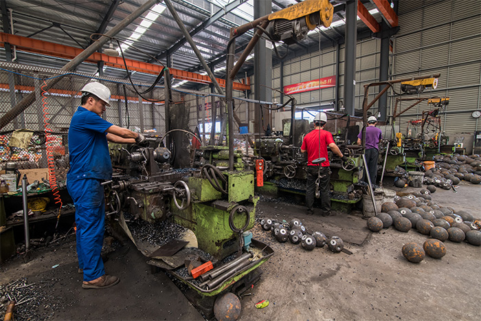 北流网架配件车间